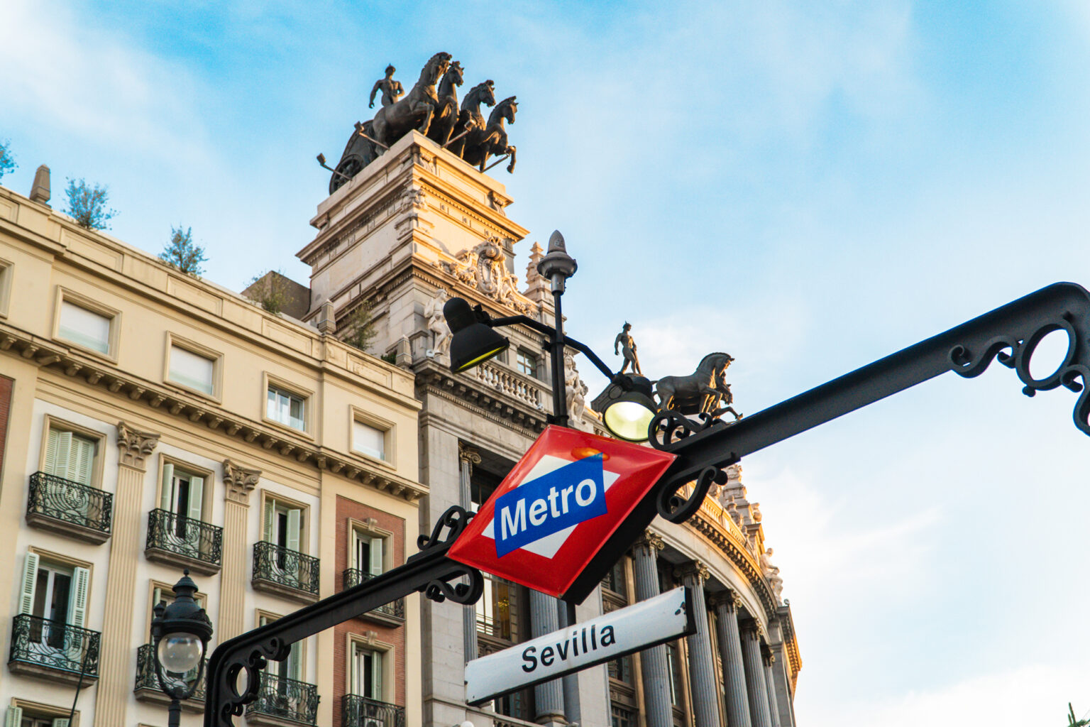 Visita guiada privada en Madrid adaptada para colegios y grupos escolares